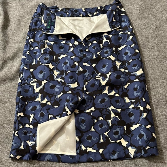 Boden SILK abstract floral pencil skirt NWOT - Picture 4 of 8